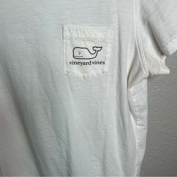 White Vineyeard Vines Shirt W/ Blue Floral Design - Picture 3 of 8